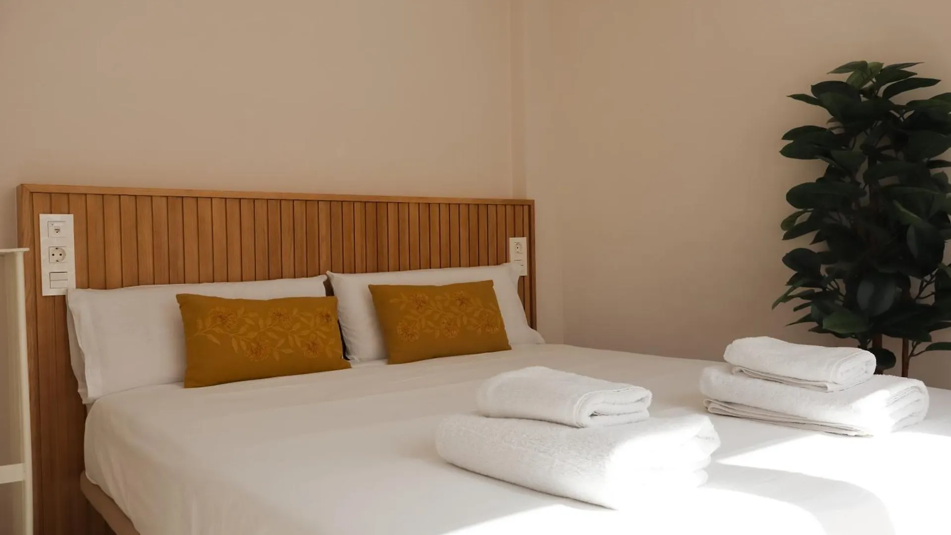 Monkeys Apartments Quintana C2 Seville Spain